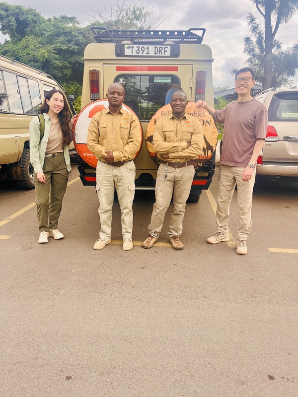 Our Guide with Clients, Honeymoon Safari