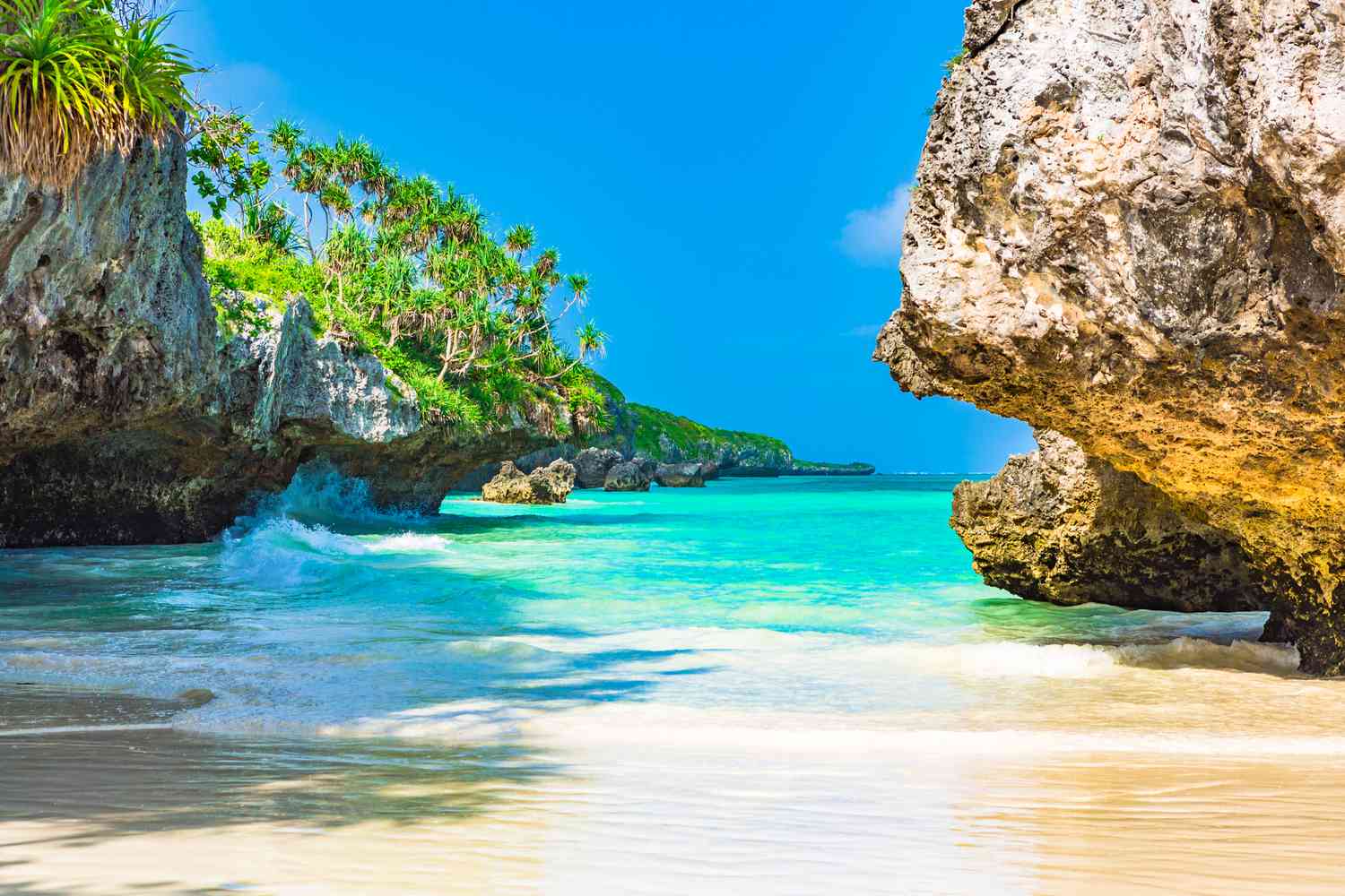 SlideShow Image number: 1 Beach Holidays - Exploring the Enchanting Zanzibar Archipelago