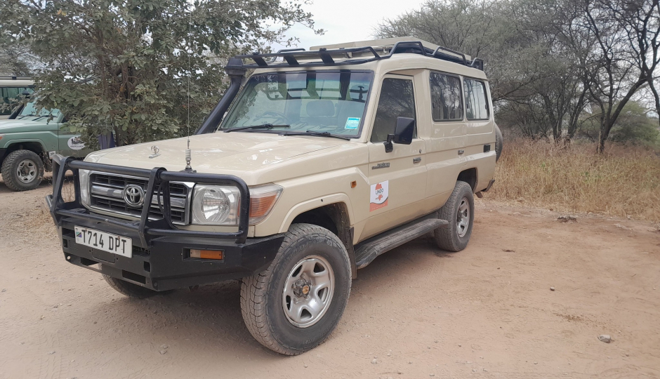 Actual image number 18 for slideshow images, displaying 38 tanzania safari images