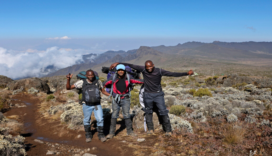 Actual image number 4 for slideshow images, displaying 24 tanzania safari images