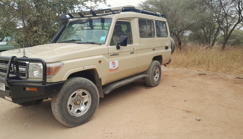 Actual image number 9 for slideshow images, displaying 29 tanzania safari images