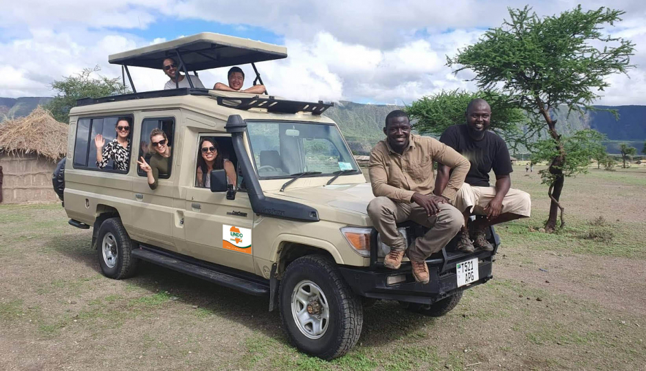 Actual image number 12 for slideshow images, displaying 32 tanzania safari images